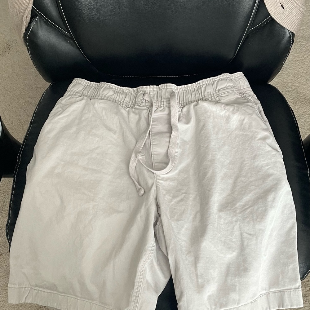 Roots Men's Light Gray Athletic Shorts